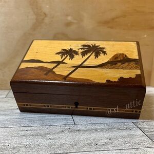 Vintage Mid-Century Modern Palm Inlaid Decorative Box Brazil